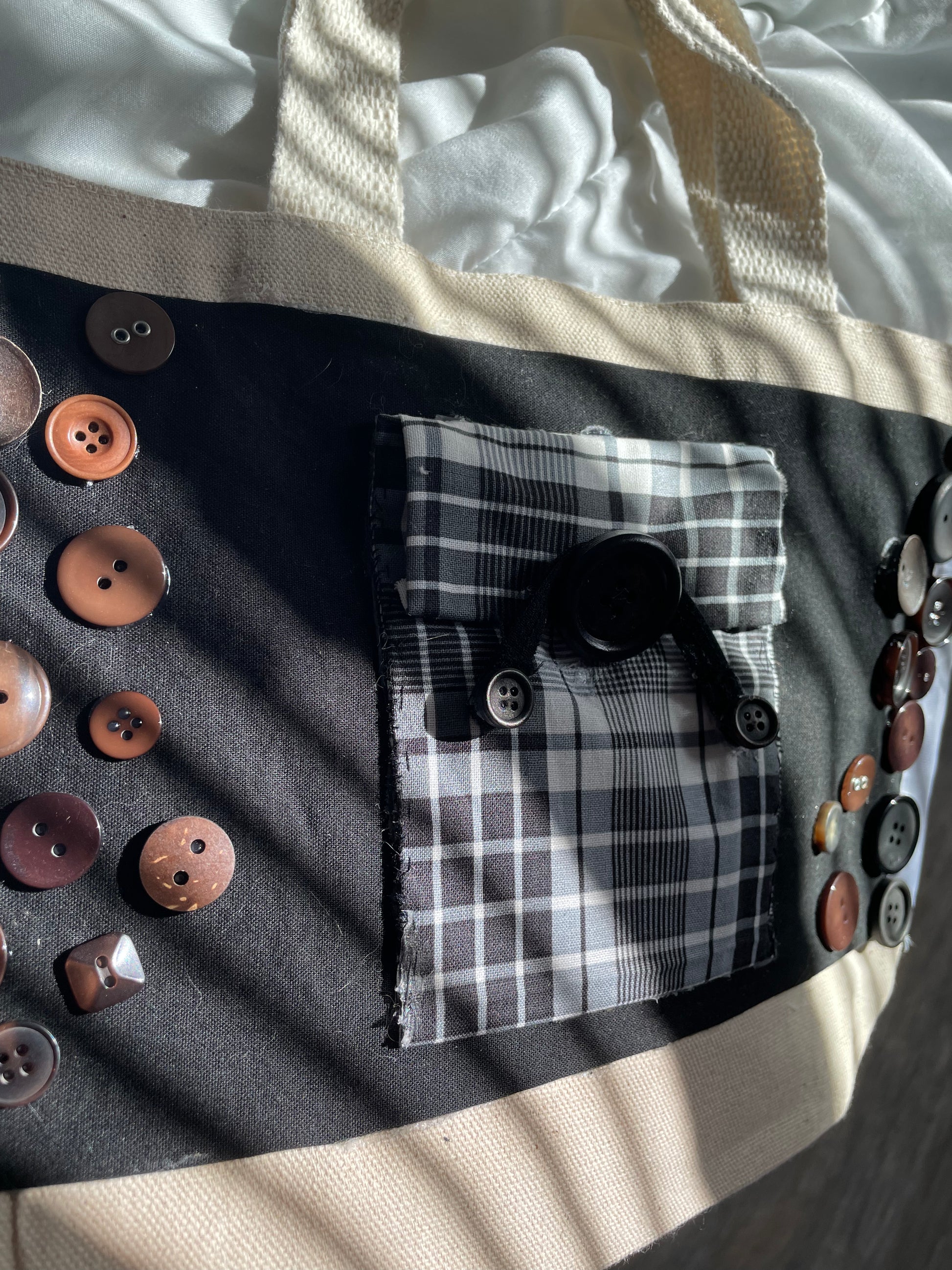 mini button hand bag